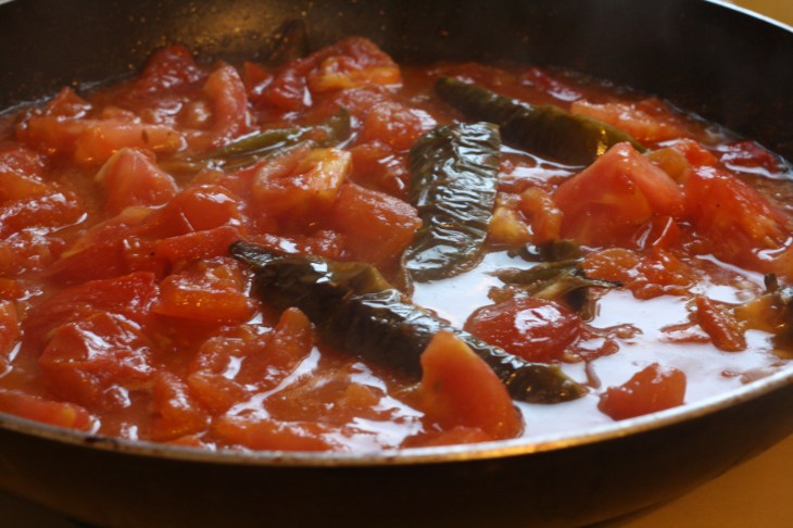 If your Bandora is looking dry, you can pour a little bit of water over the tomatoes to help create more sauce. 